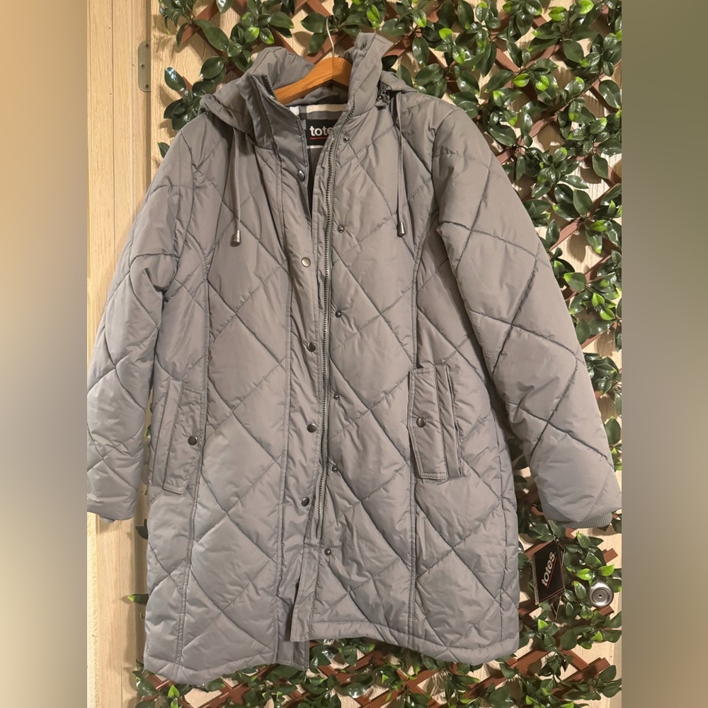 Totes Light Green Quilted Water Resistant  with a Hood Women's Coat